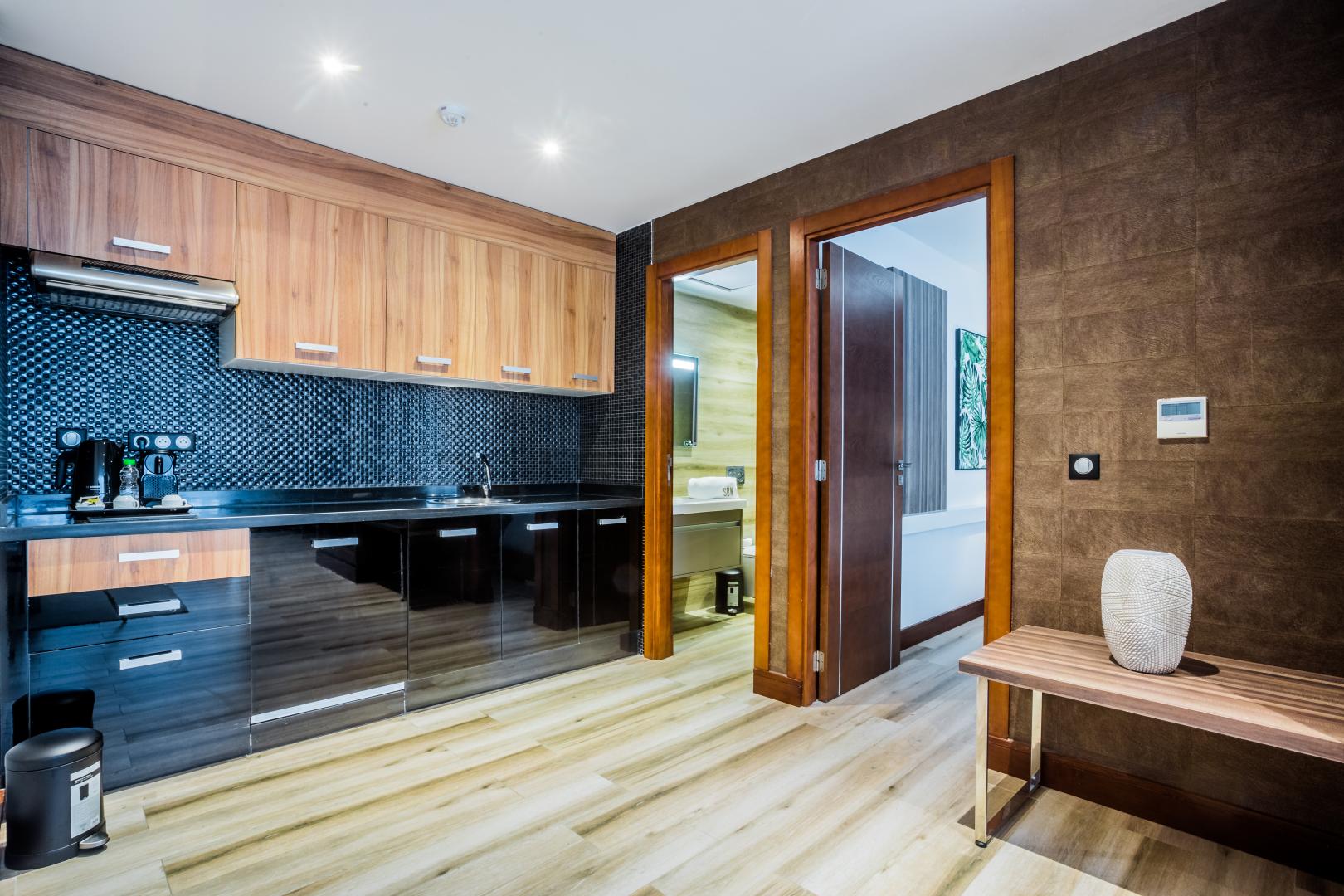 SBN Suite Hotel image 1
