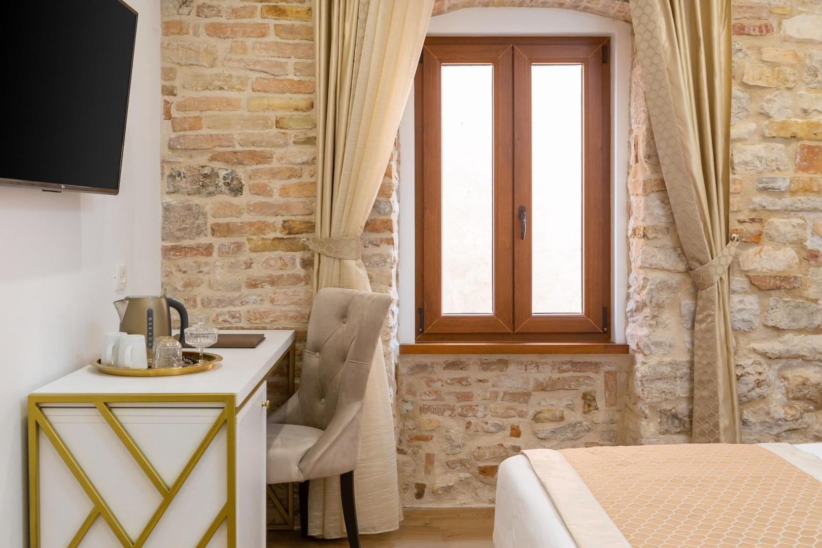 Marmeren badkamer — Le Premier Rooms