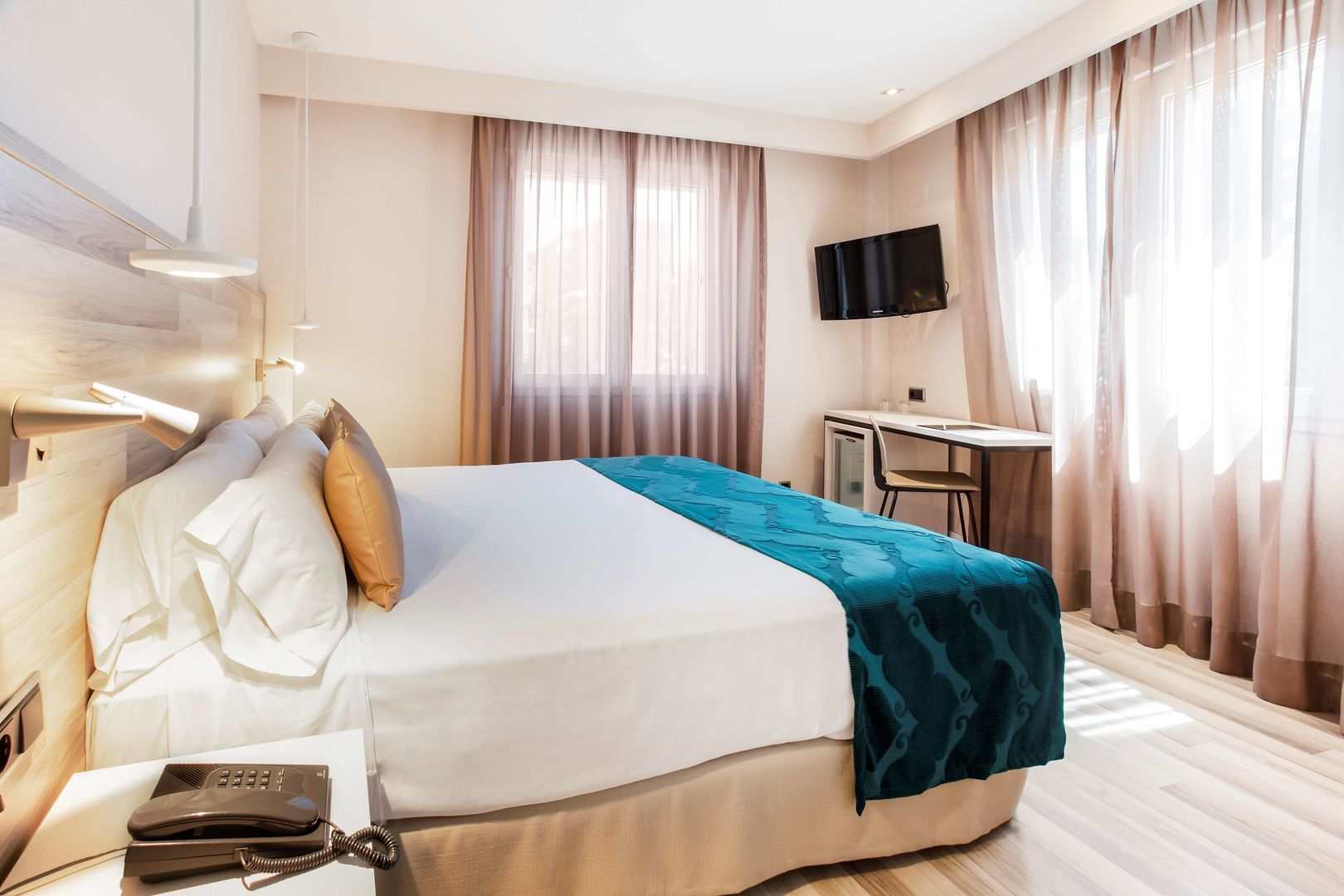 Catalonia Santa Justa image 1