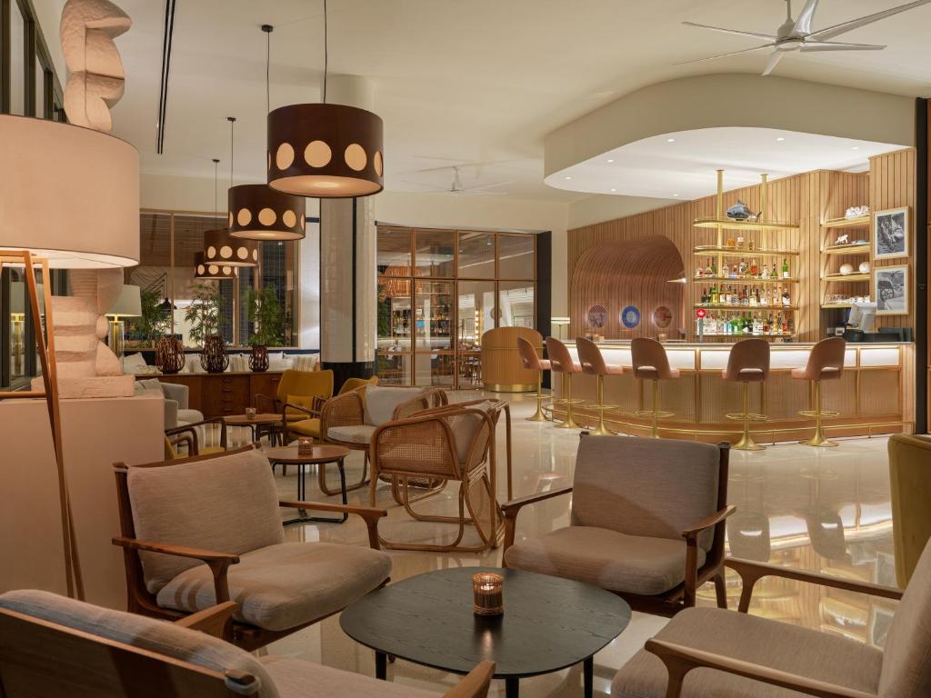 H10 Puerto Poniente image 2