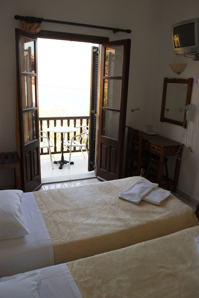 Asteri Hotel Patmos image 3