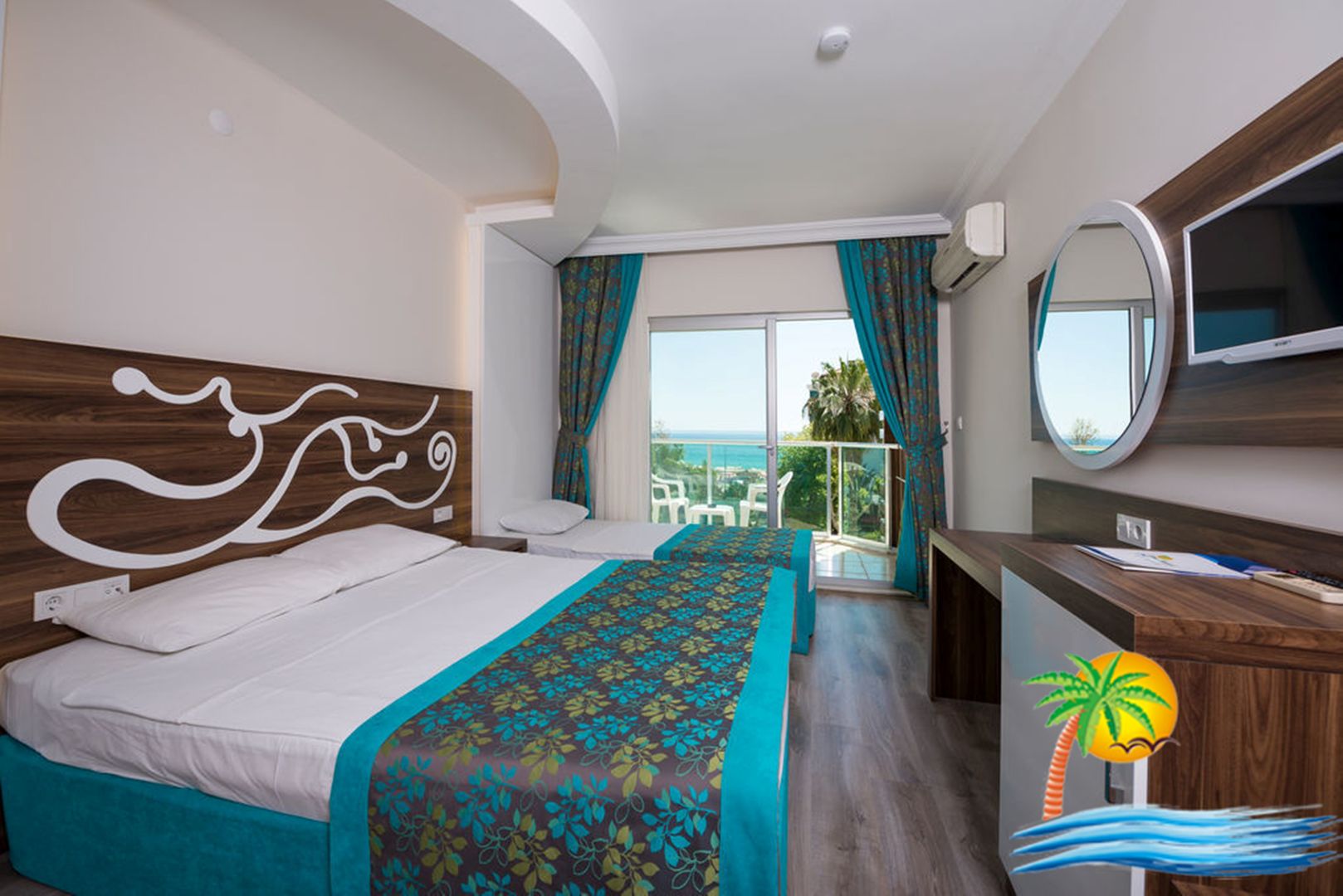 Hotel Kleopatra Blue Hawaii image 1