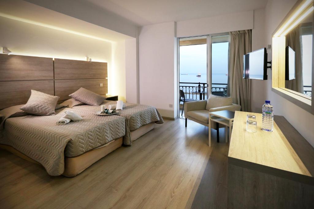 Pier Beach Hotel Apts image 1