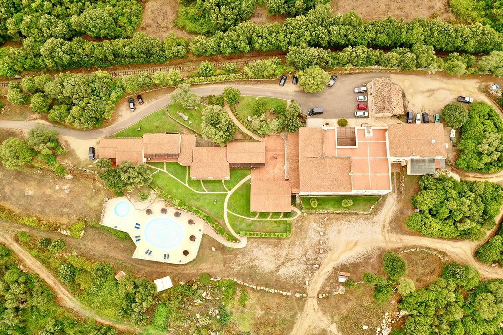 Binnenplaats — Hotel Relais Valkarana