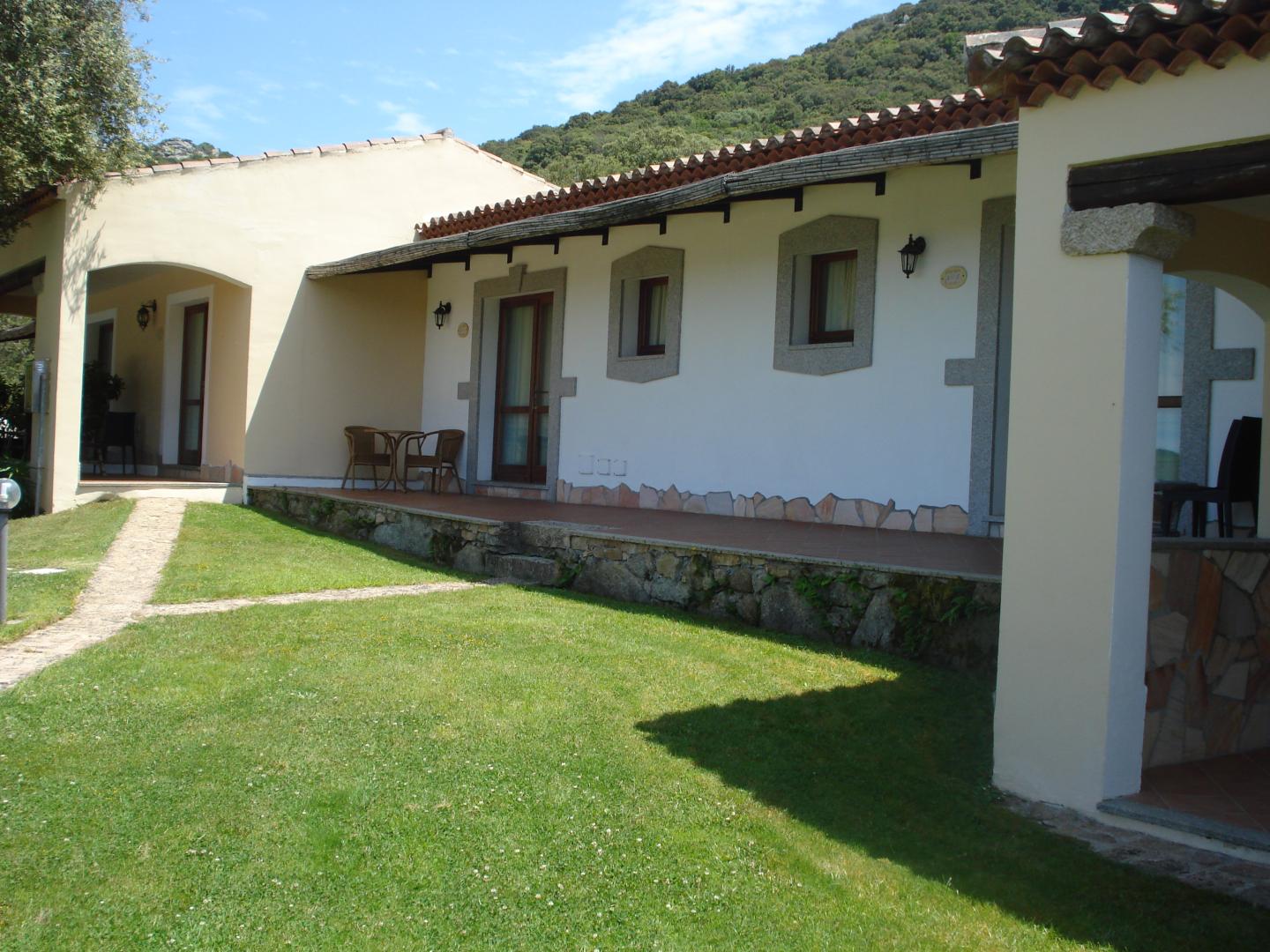Mediterraans hotelgebouw — Hotel Relais Valkarana