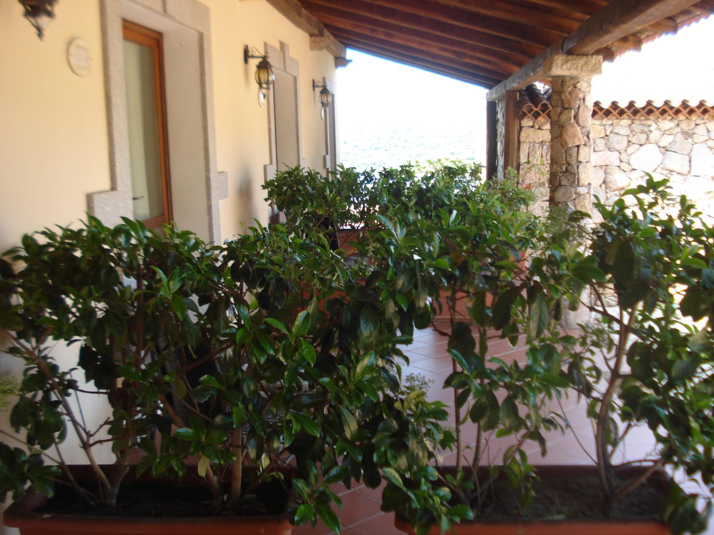 Binnenplaats — Hotel Relais Valkarana