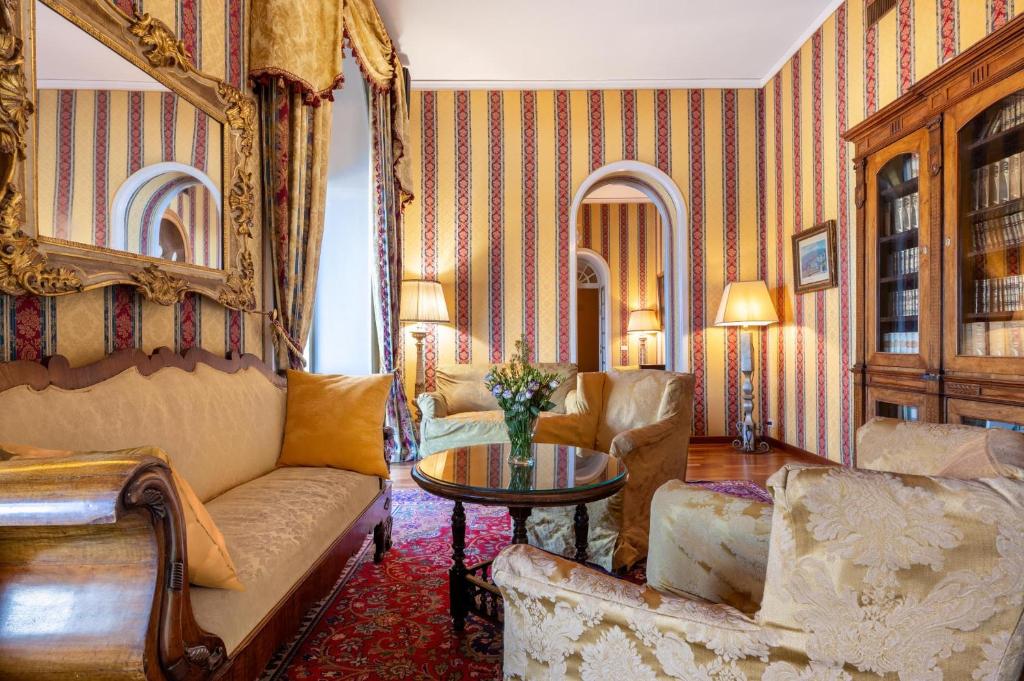 Excelsior Palace Hotel image 3