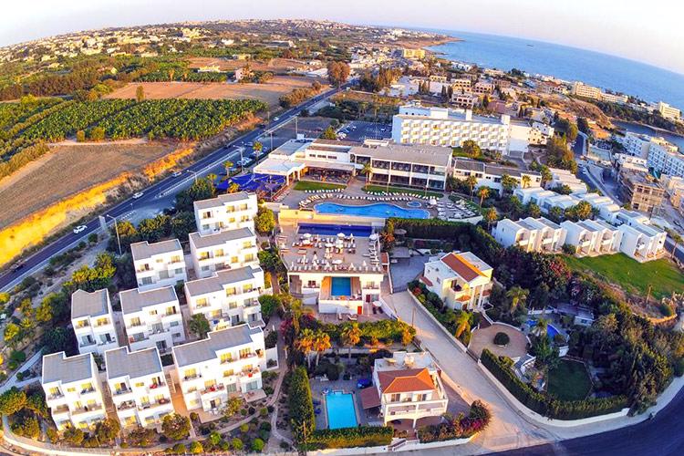Theo Sunset Bay Hotel in Paphos - foto 3