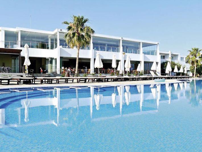 Theo Sunset Bay Hotel in Paphos - foto 4