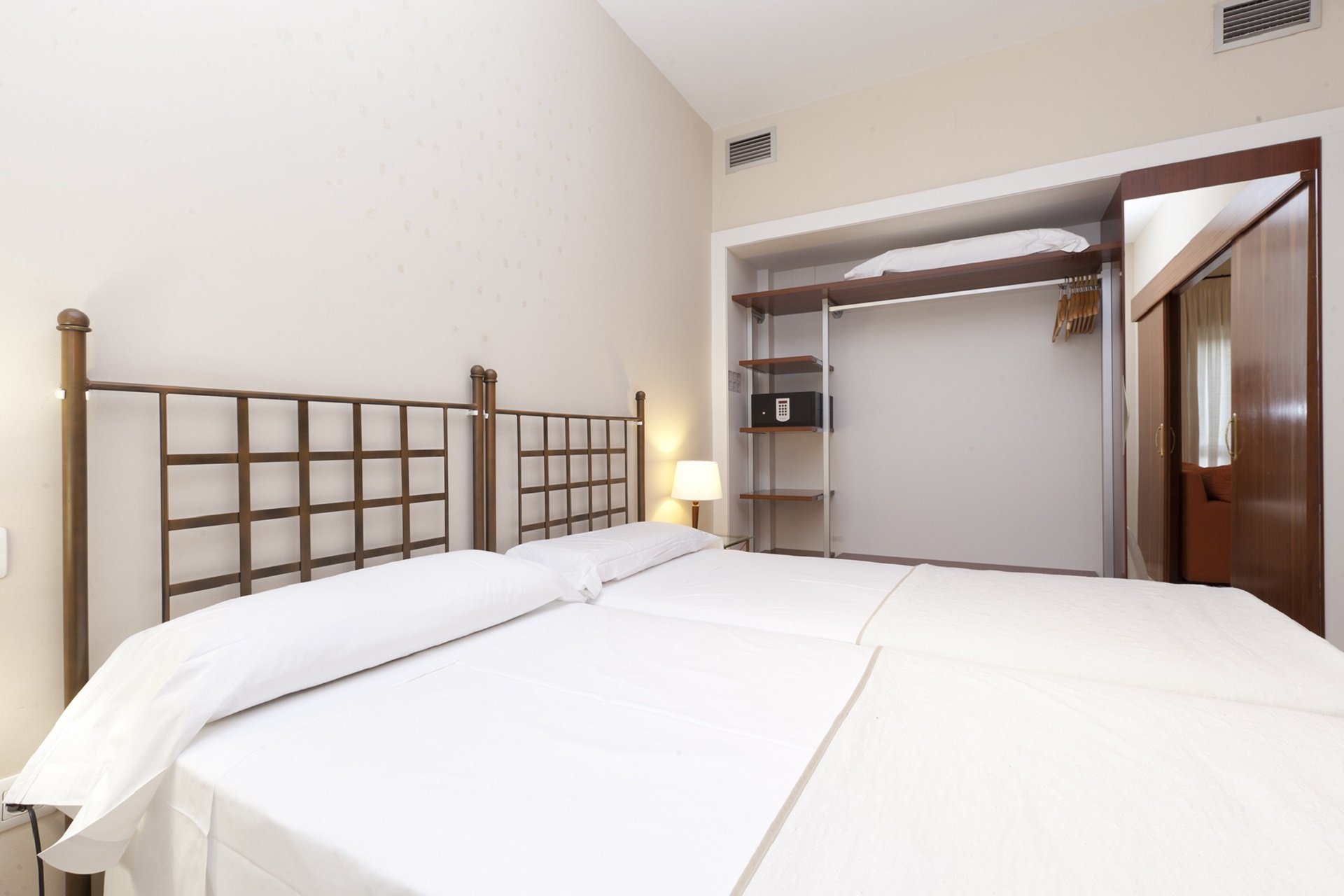 Apartamentos Vértice Bib-Rambla image 3