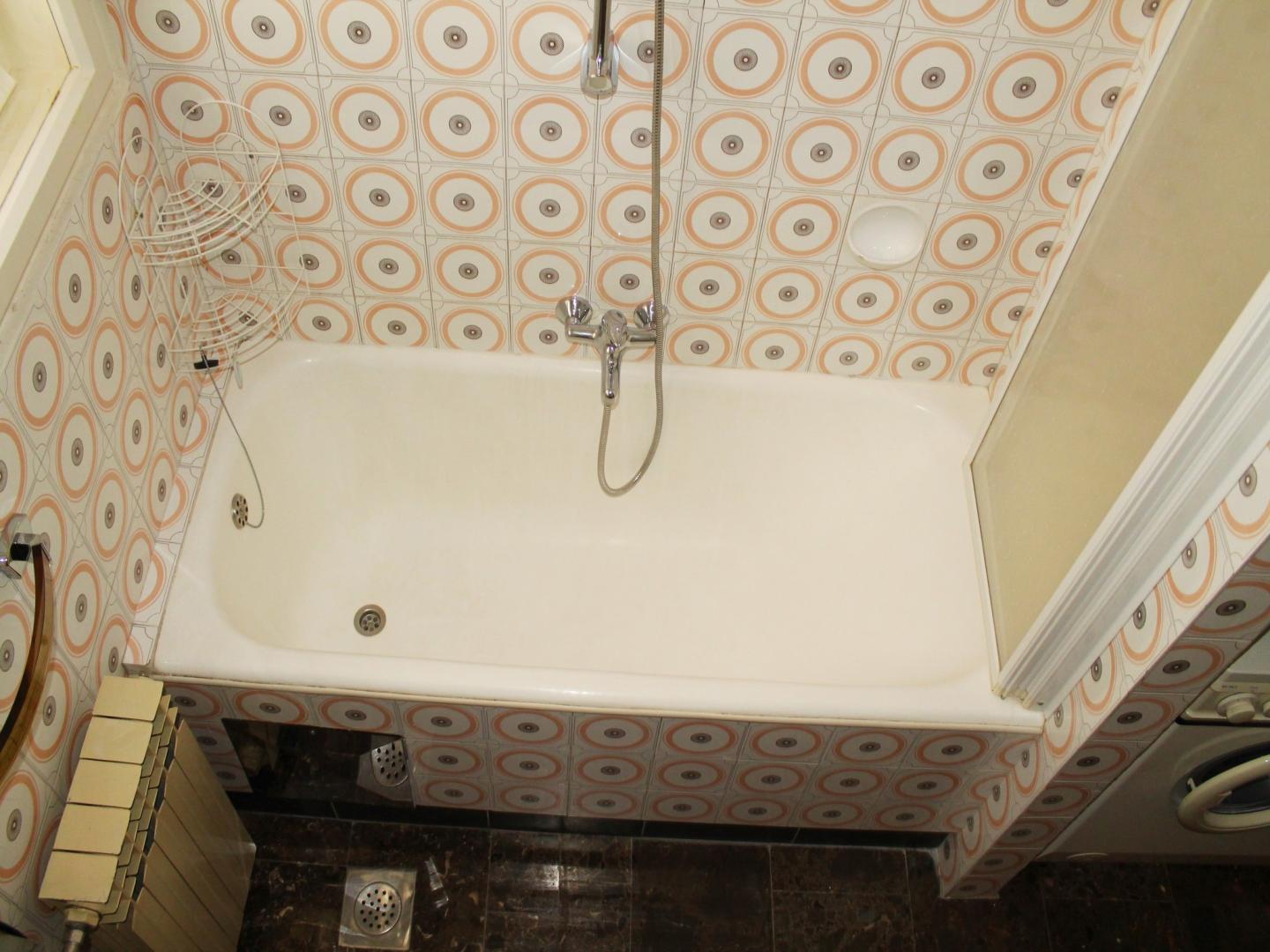 Badkamer met inloopdouche — Apartamenti Katija