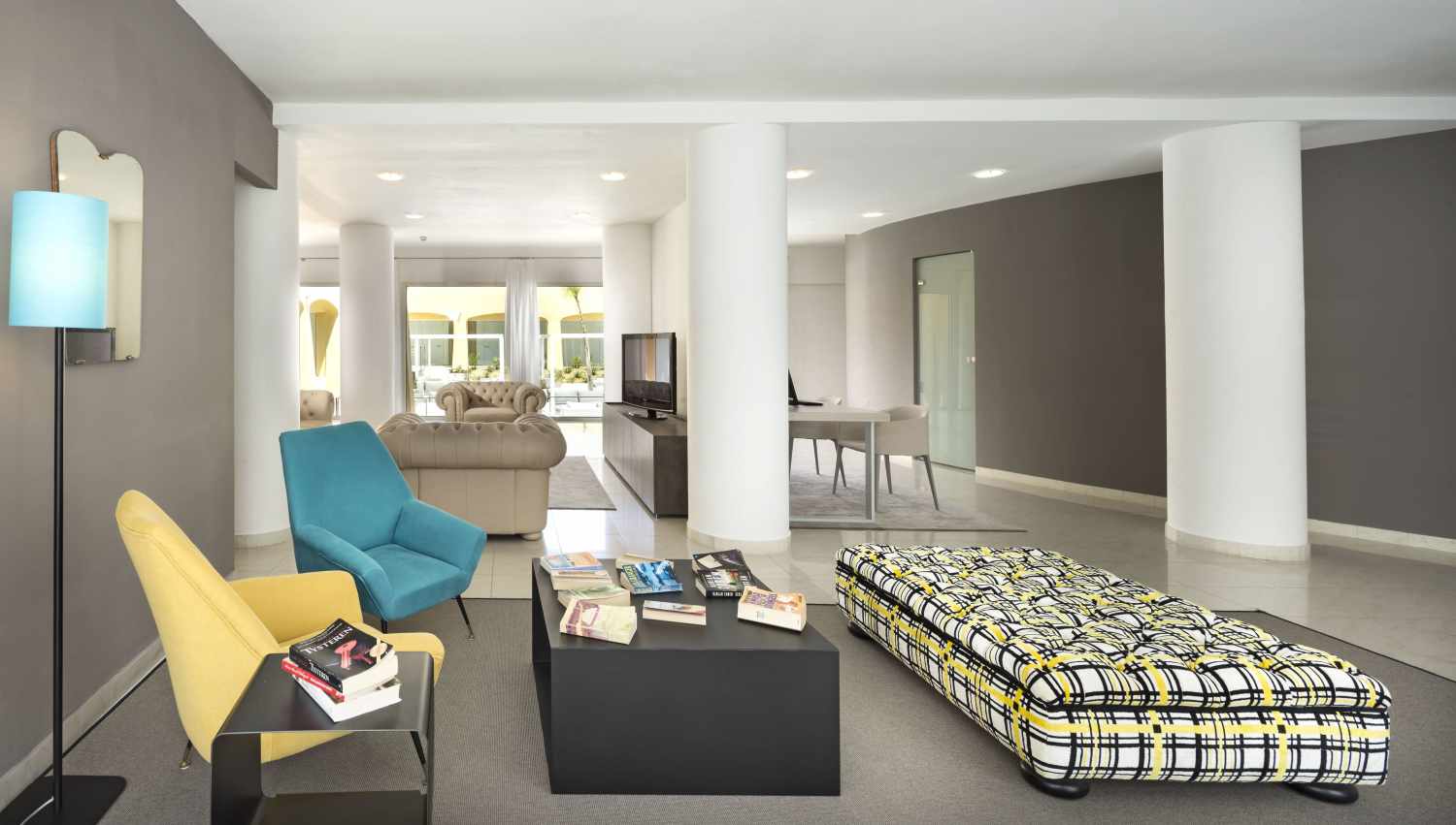 Suite met zithoek — Hotel San Teodoro