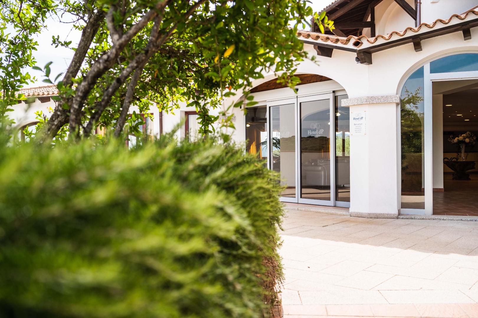 Hoofdingang van het hotel — Hotel dP Olbia - Sardinia
