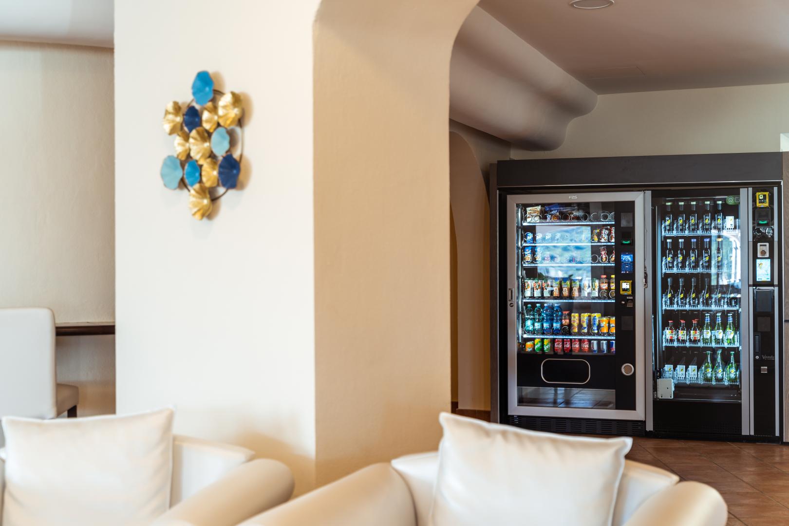 Bar met drankenselectie — Hotel dP Olbia - Sardinia