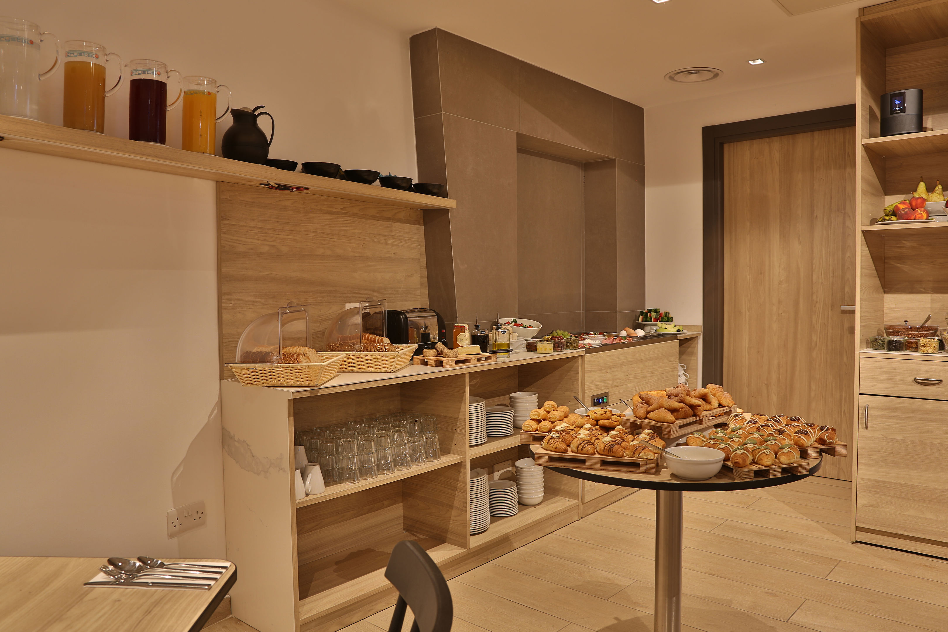 Ontbijtbuffet — Ivy Hotel