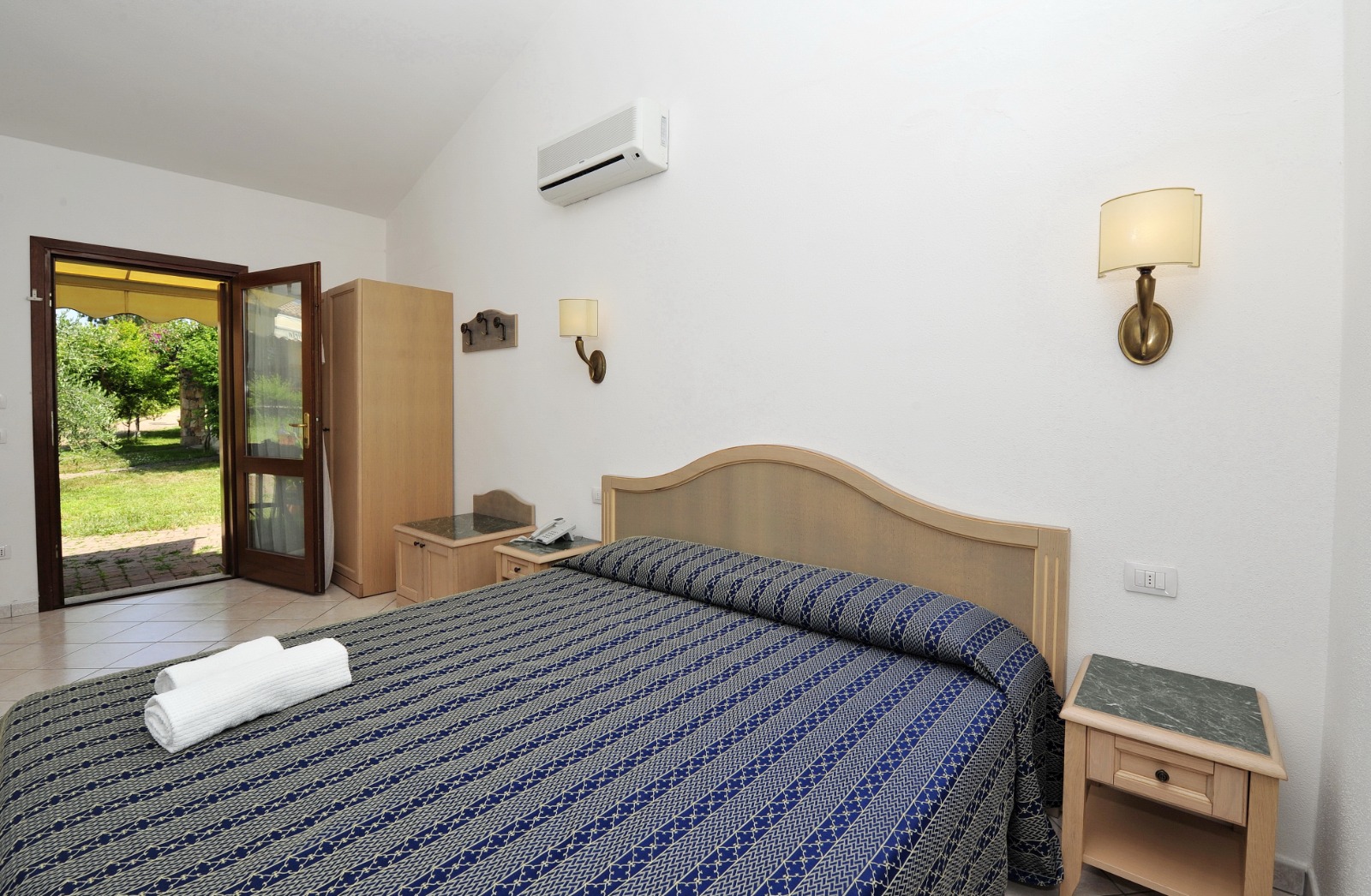 Kamer met twee aparte bedden — Cala Mirto
