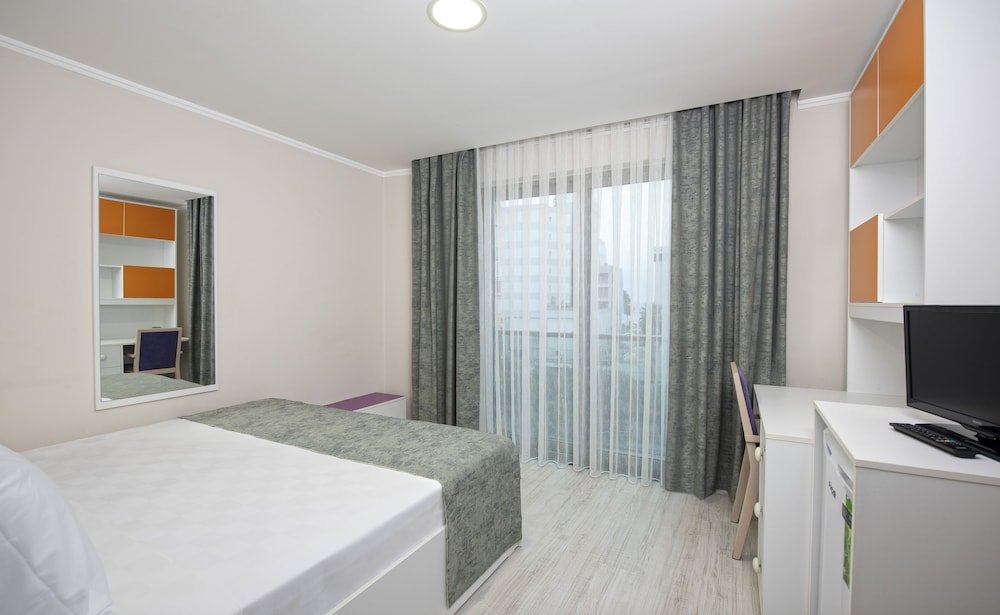 Citrus Park Hotel image 2