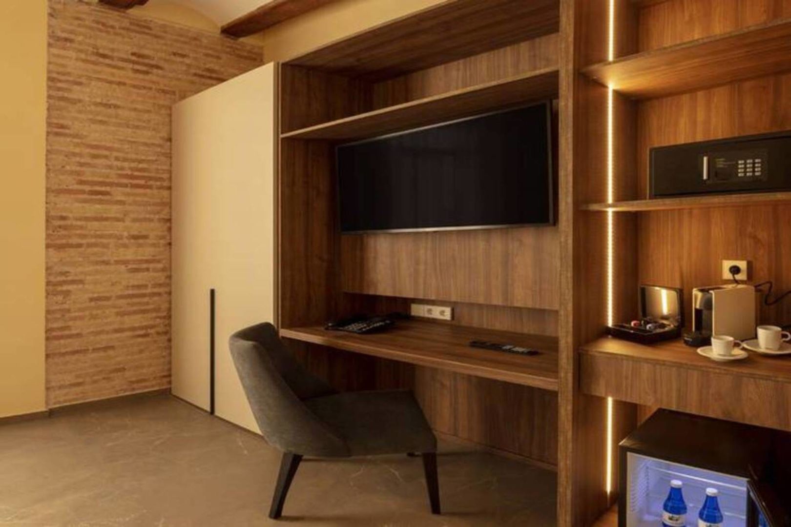 Sh Suite Palace image 1