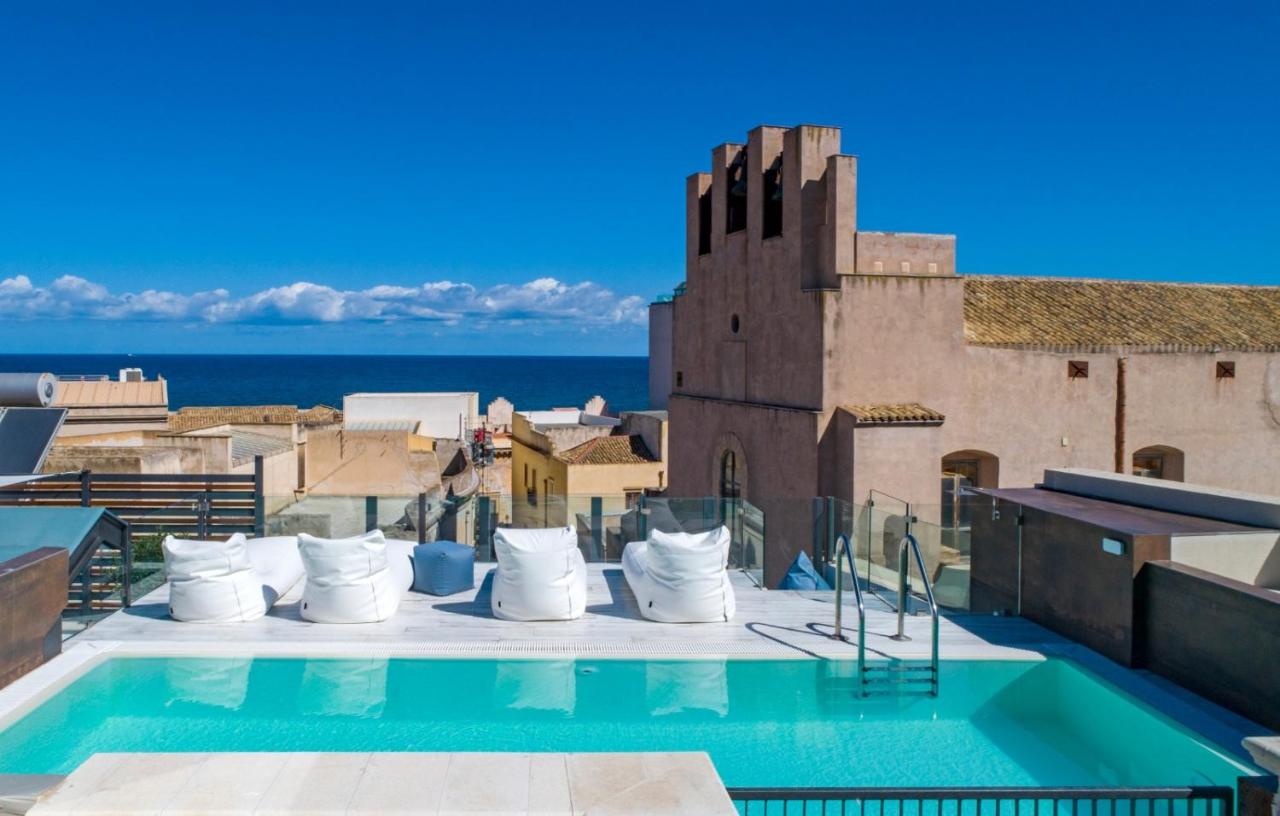 Azzoli Apartments & Skypool.