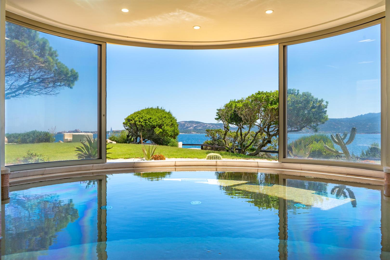 Relaxruimte met ligbedden — Centro Vacanze Isuledda