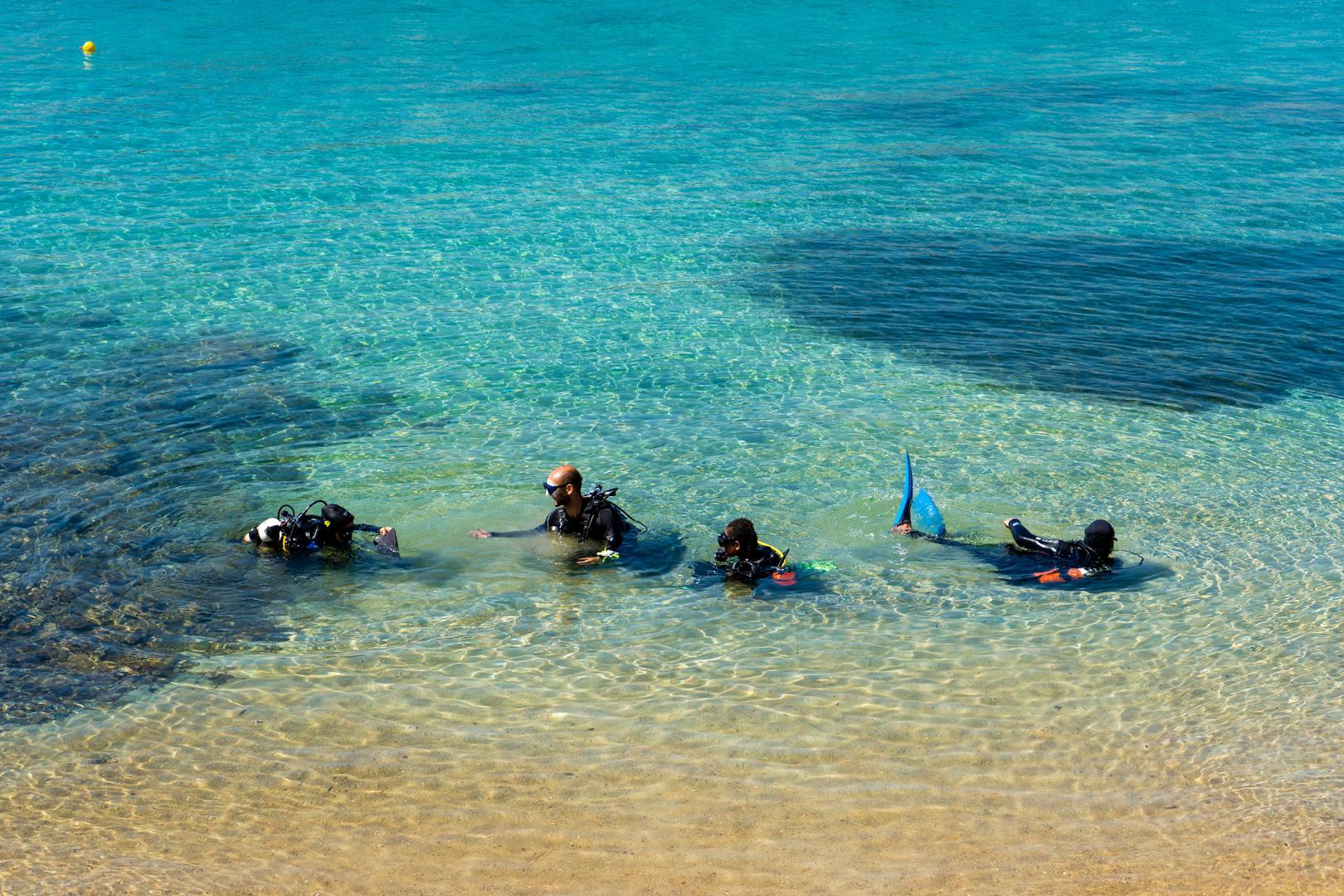 Privéstrand met parasols — Centro Vacanze Isuledda