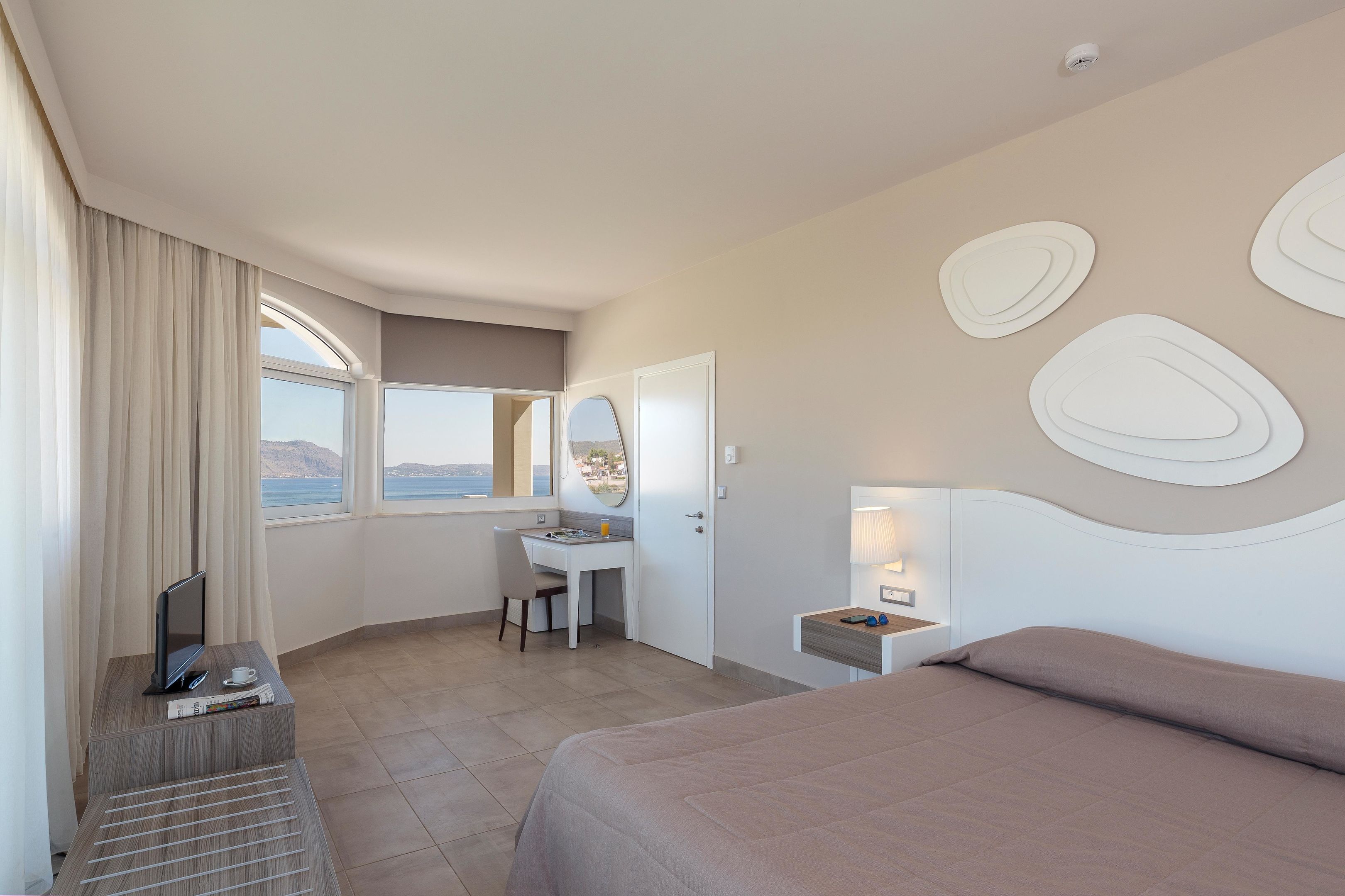 FAMILY SUITE WITH 2 SEPARATE BEDROOMS & GARDEN VIEW