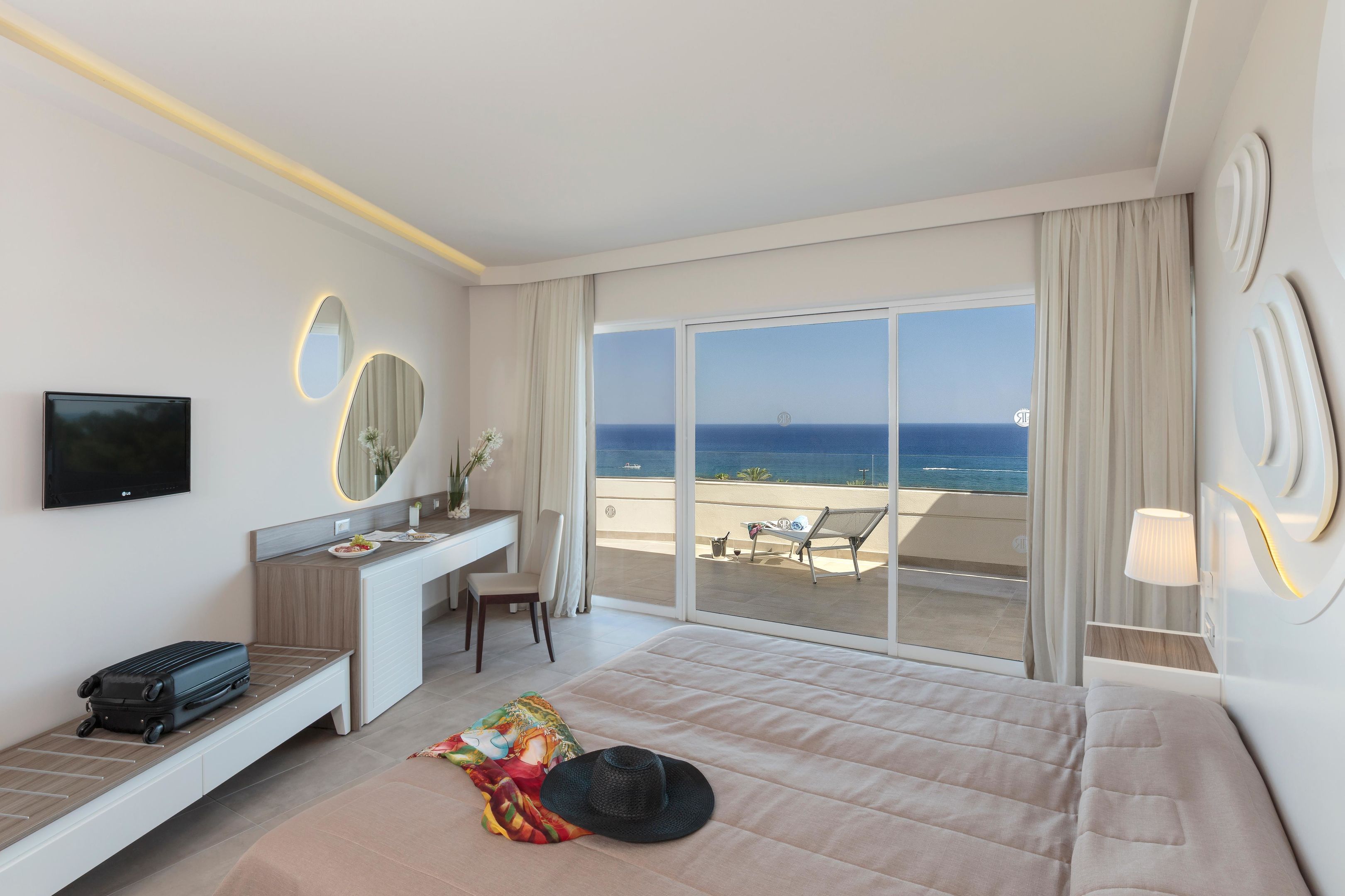 FAMILY SUITE WITH 2 SEPARATE BEDROOMS & GARDEN VIEW