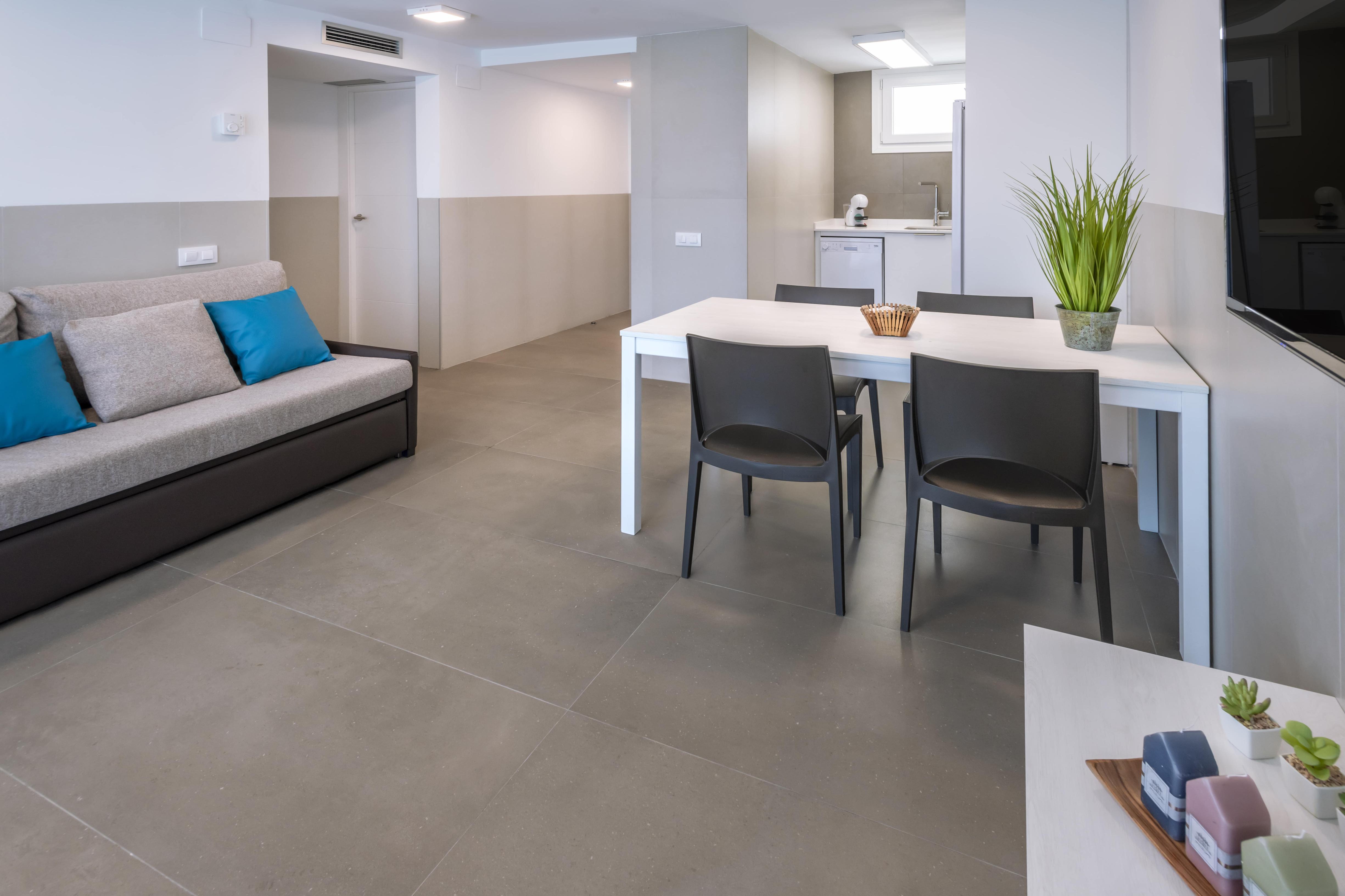 Rentalmar Salou Playa Family Suites & Pool image 3