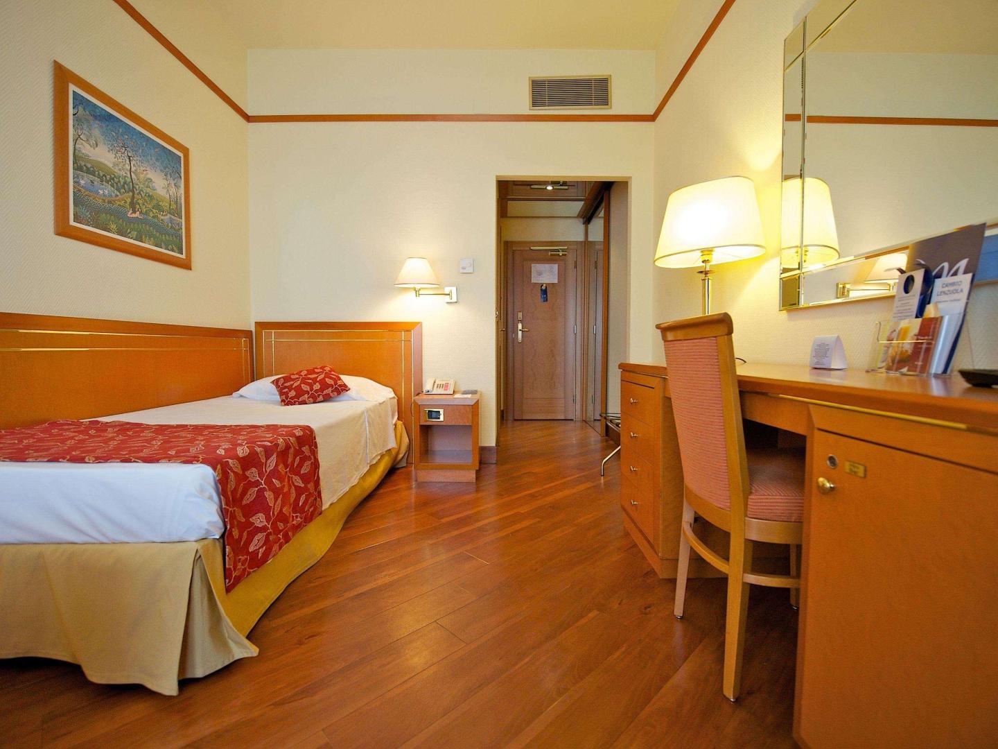 Hotel Delfino Taranto image 1