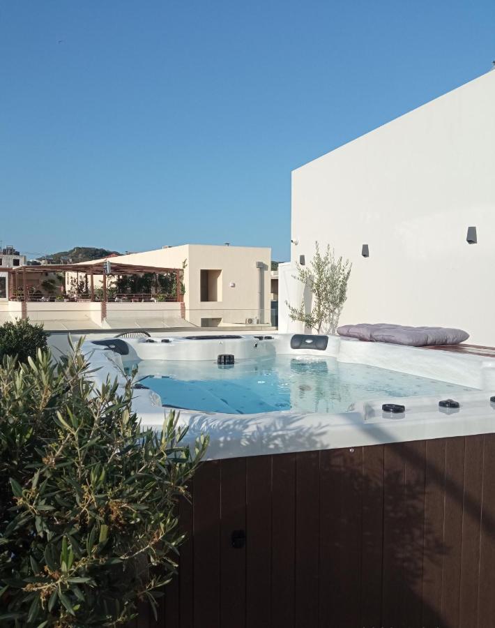 Elia Platanias foto 4