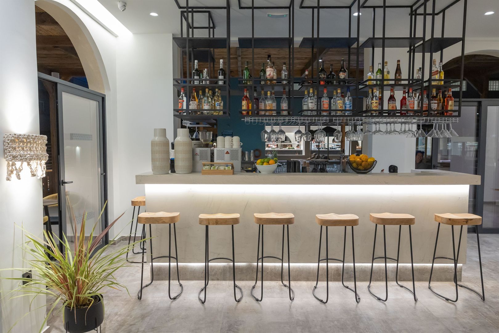 Cabana Blu Hotel & Suites image 2