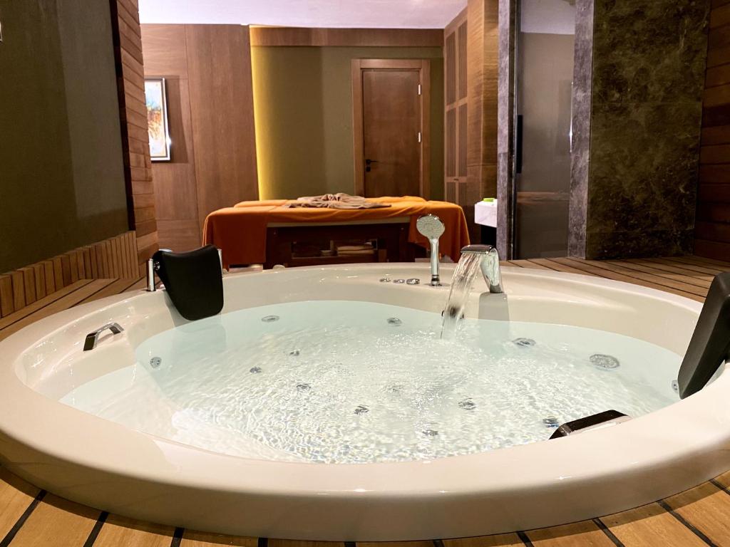 Sunthalia Hotels & Resorts image 3