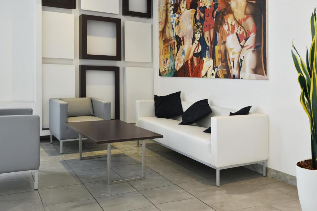 B&B HOTEL Milano Cologno Studios image 3