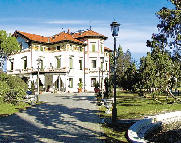 Villa Stucky image 0