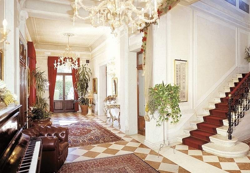 Villa Stucky image 1