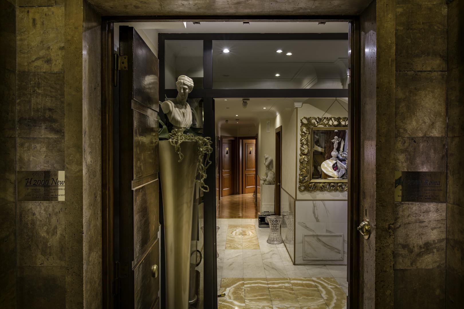 Luxury Rooms H 2000 Roma foto 13