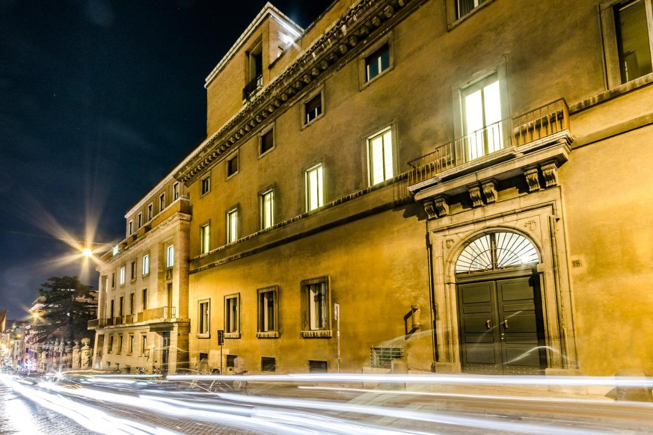 Luxury Rooms H 2000 Roma foto 1