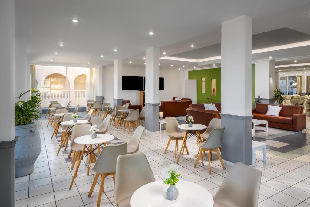 Bayside Hotel Katsaras image 3