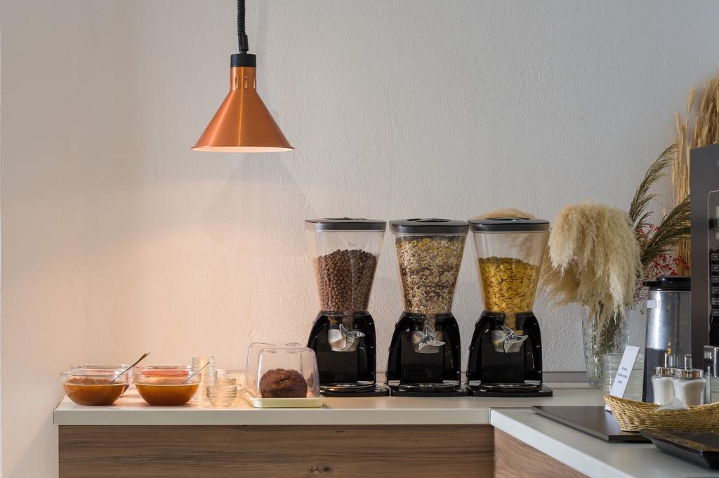 Bar met drankenselectie — Azul Eco Hotel