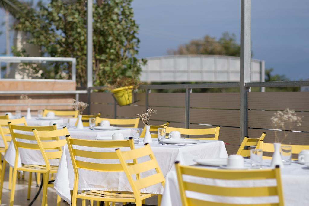 Restaurantterras buiten — Azul Eco Hotel