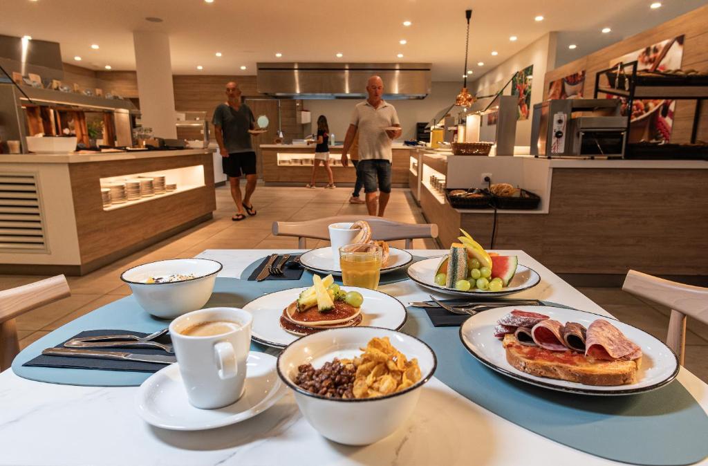 Don Juan Tossa Bungalows image 3