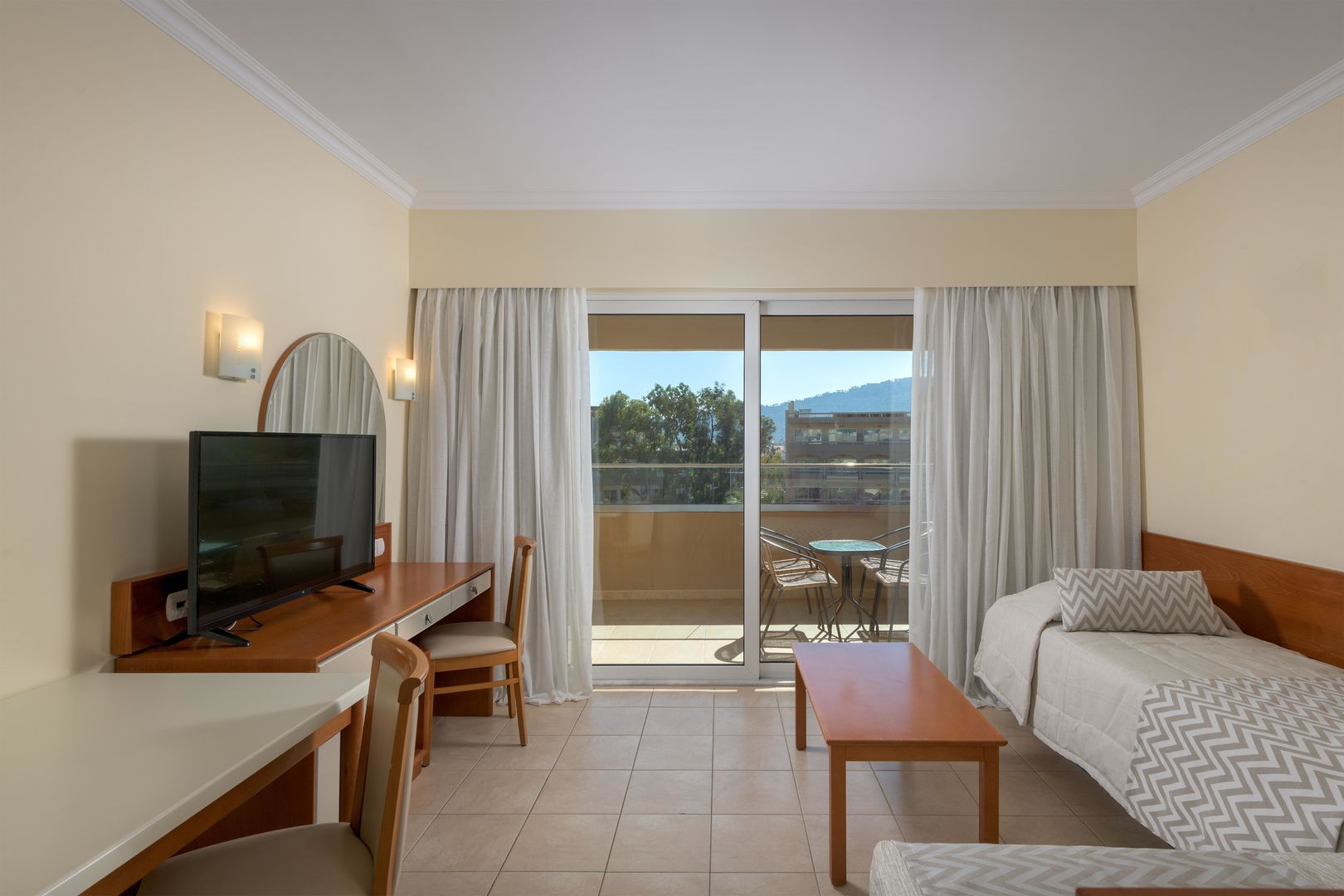 One Bedroom Suite Apartment Garden View
