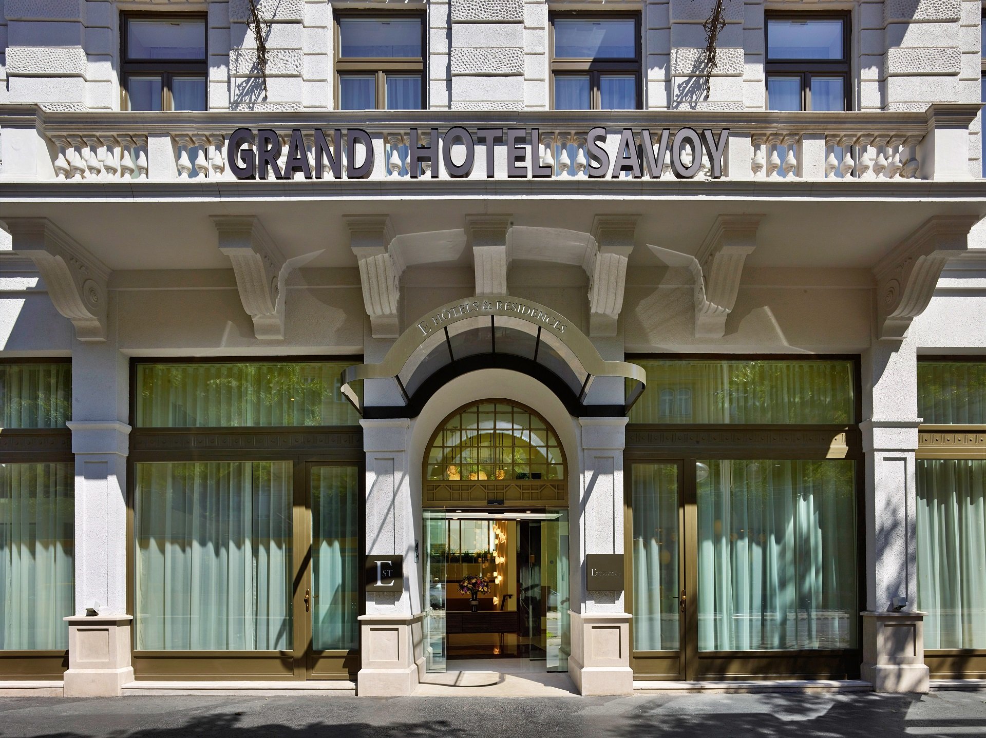 EST Grand Hotel Savoy image 1