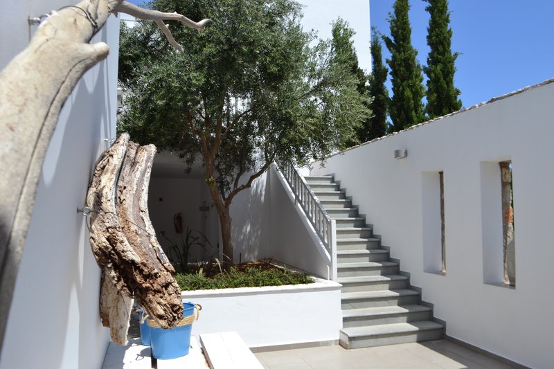 Diamond Deluxe Hotel image 0