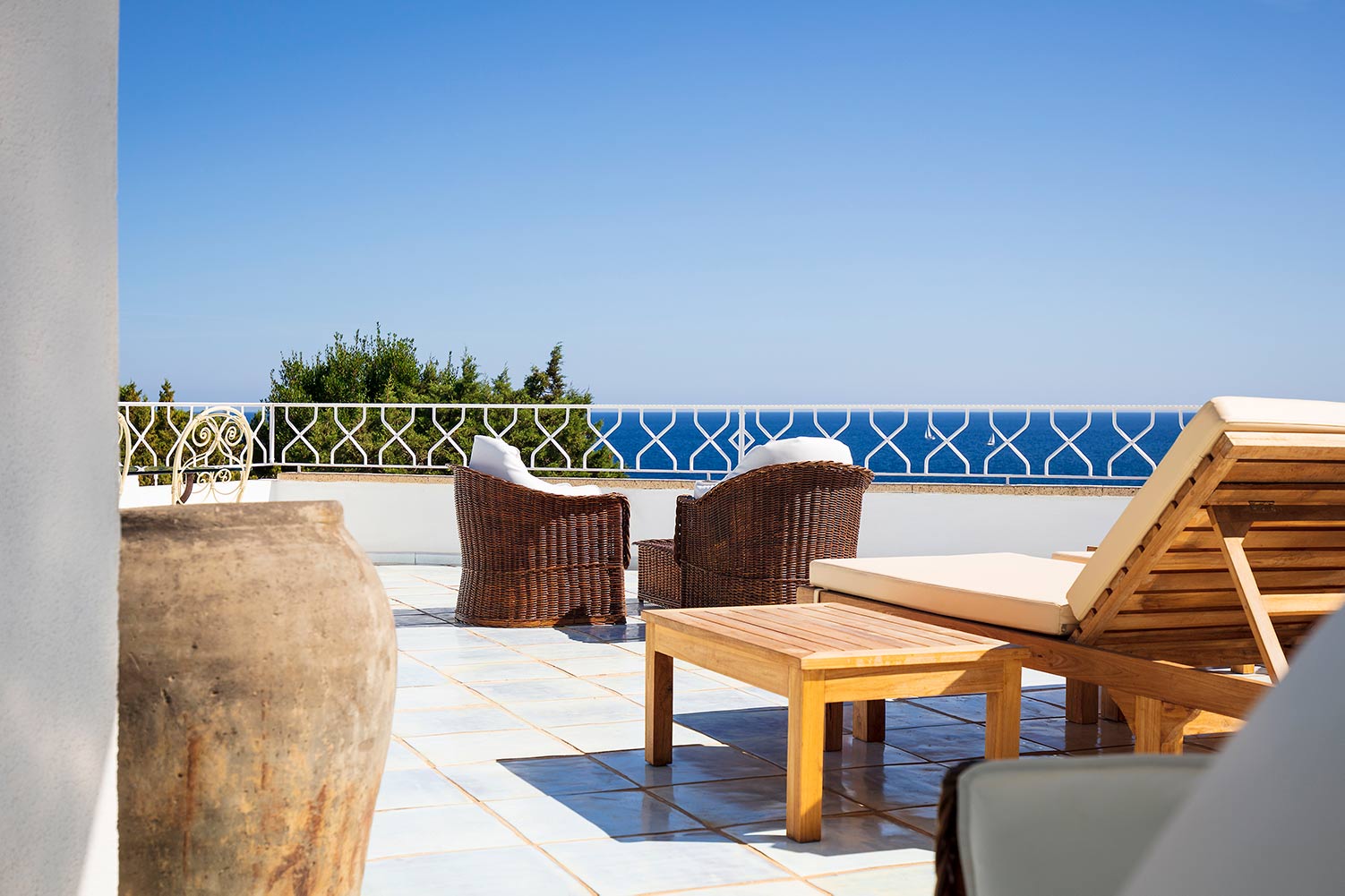 Infinity-zwembad met zeezicht — Grand Hotel in Porto Cervo
