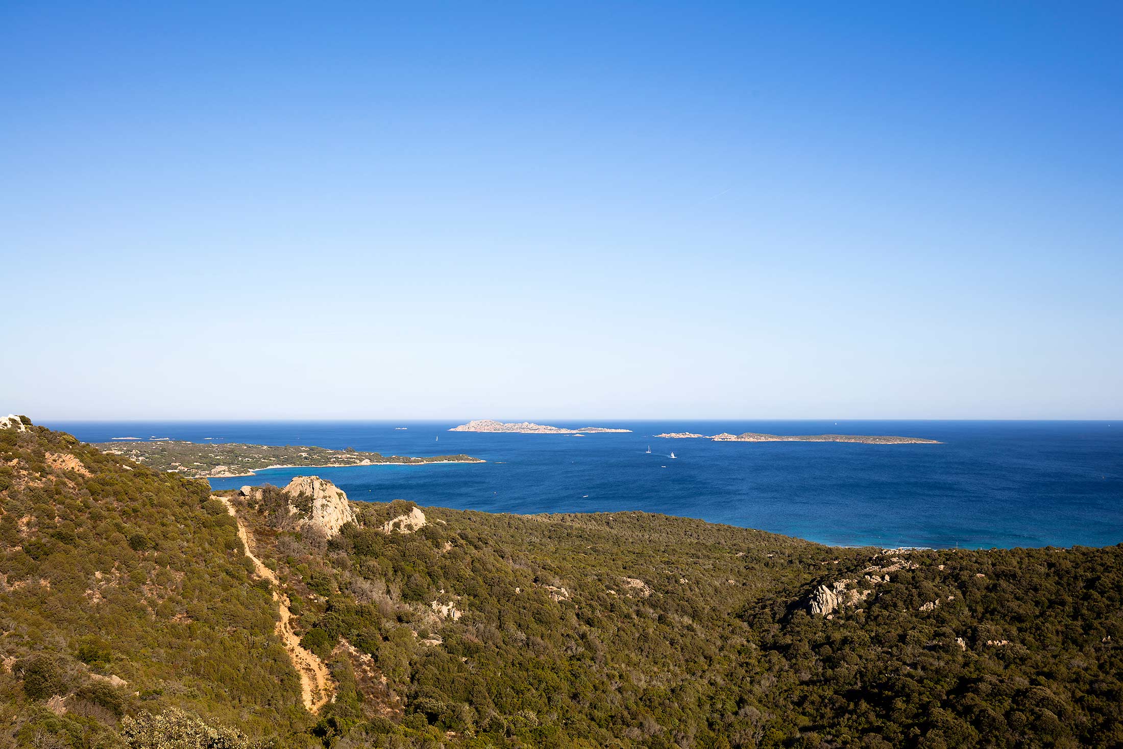 Zeezicht vanaf het balkon — Grand Hotel in Porto Cervo