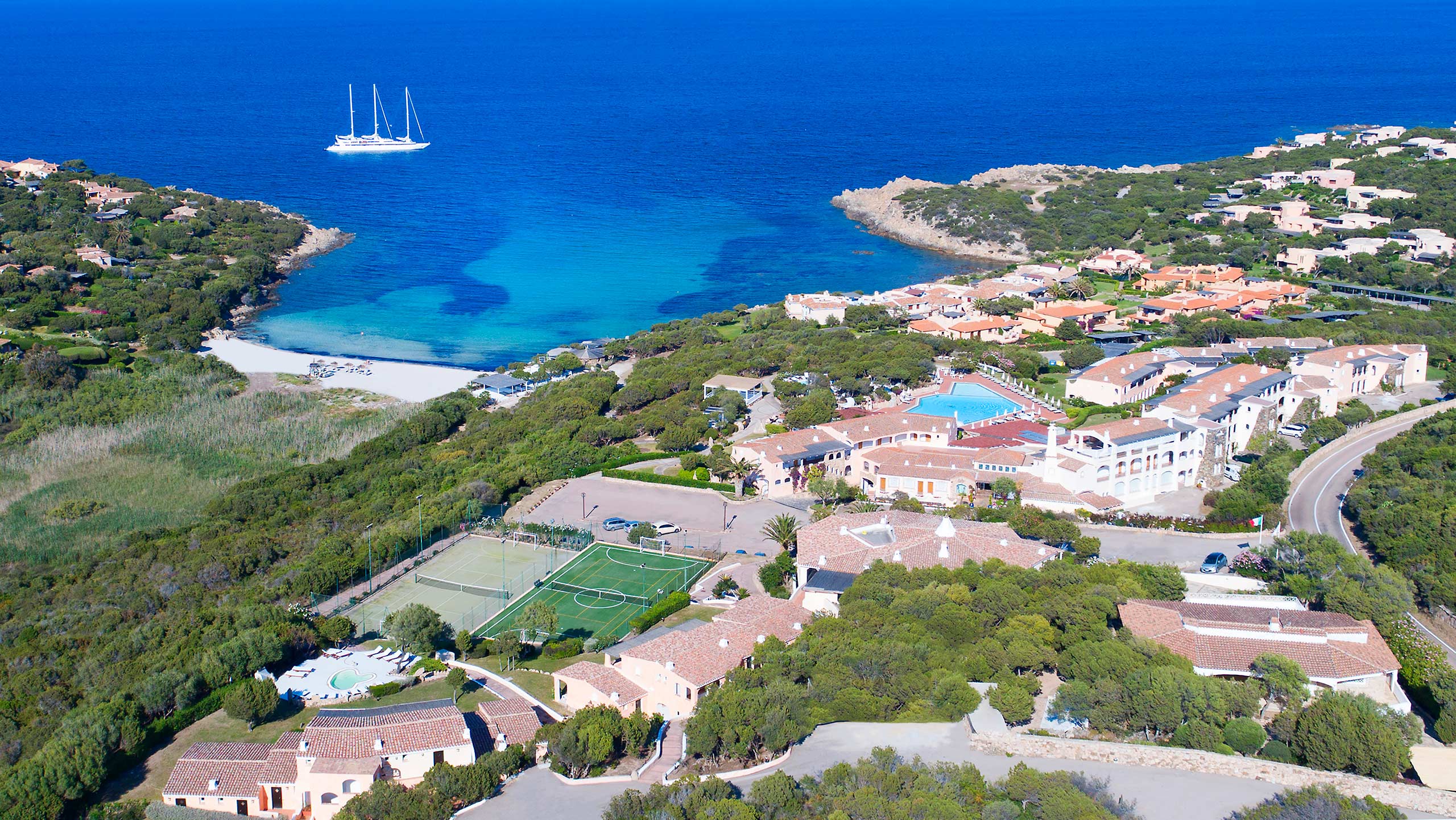 Zeezicht vanaf het balkon — Grand Hotel in Porto Cervo