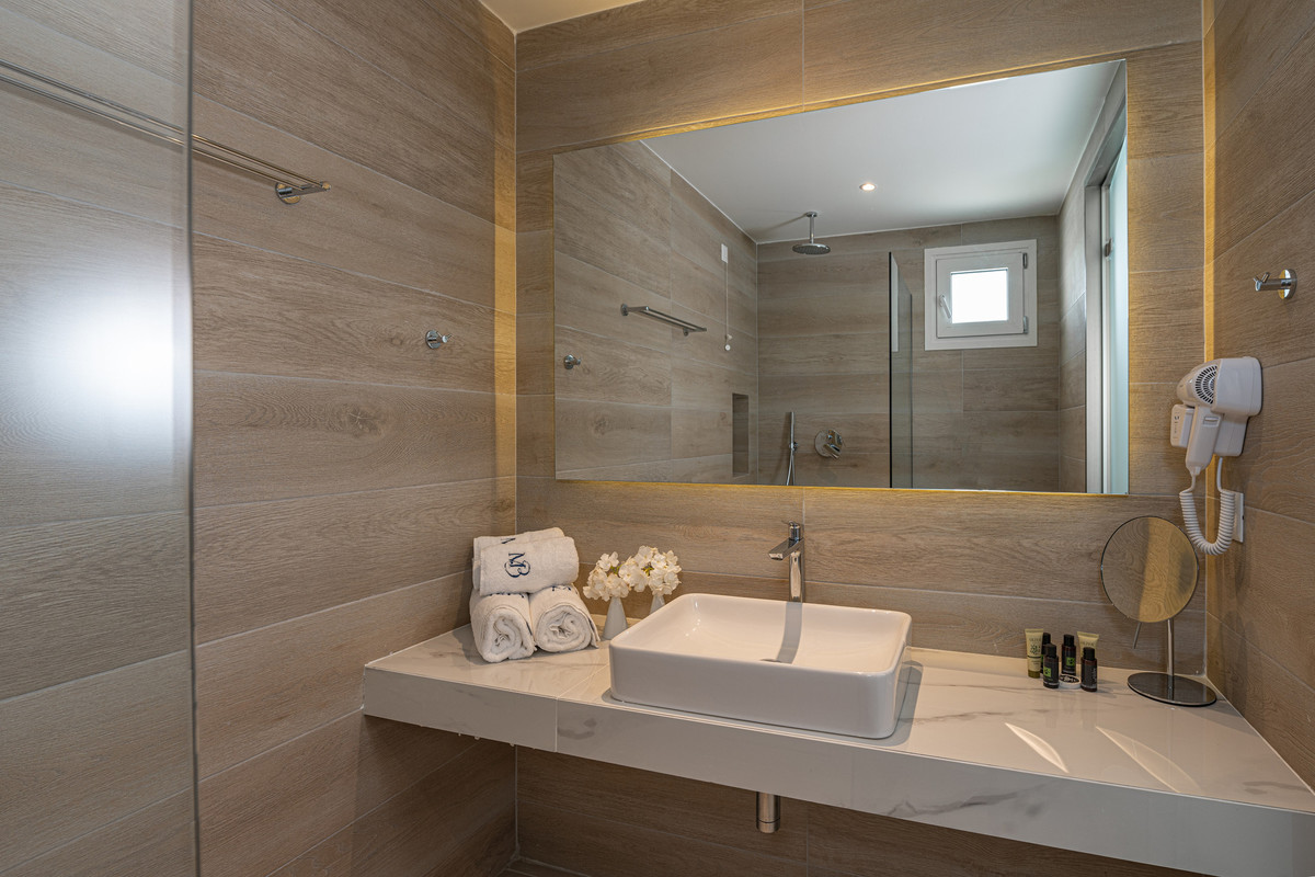 Mirage Bleu Hotel image 3