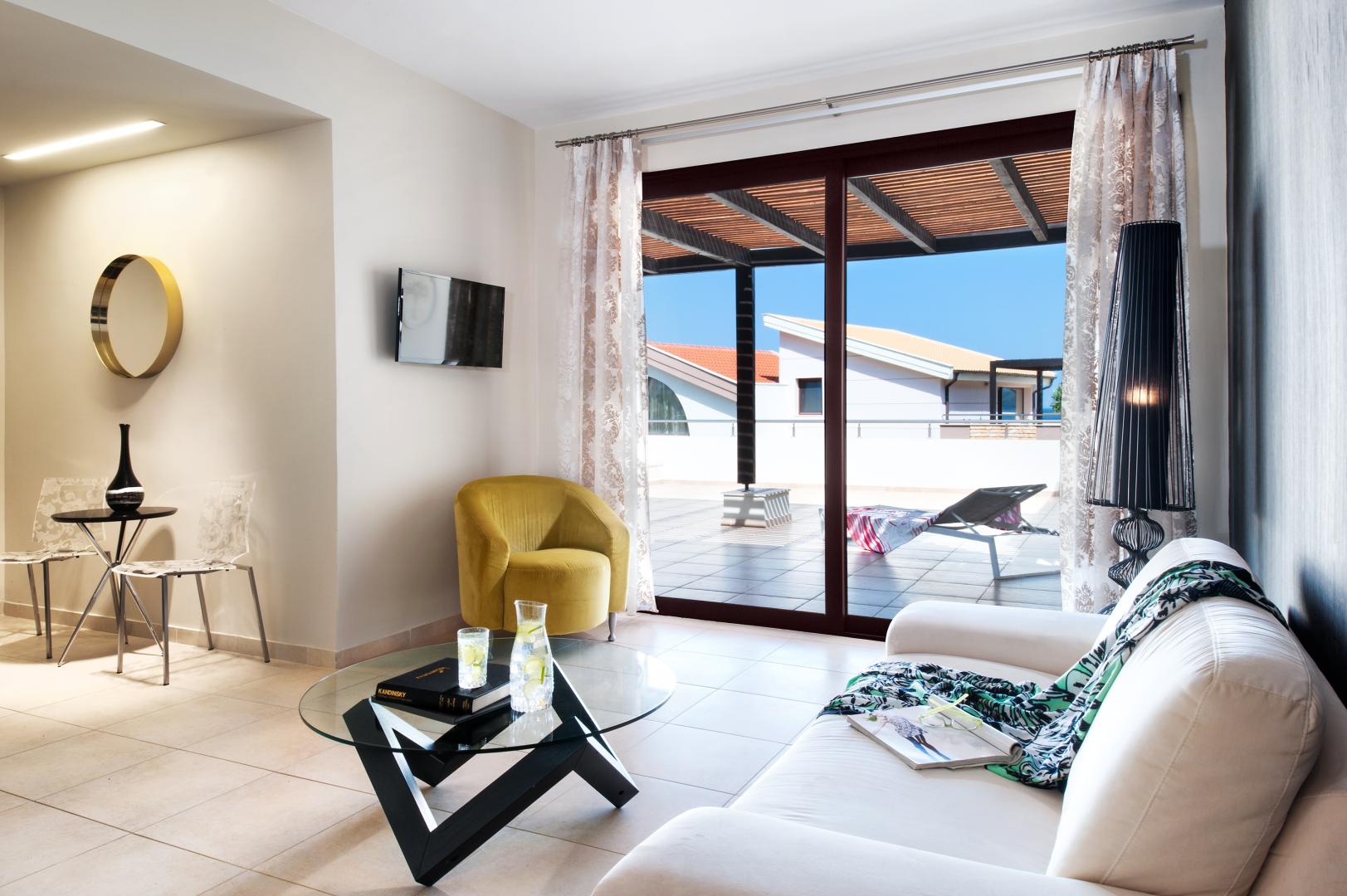 Alexandra Golden Boutique Hotel image 1