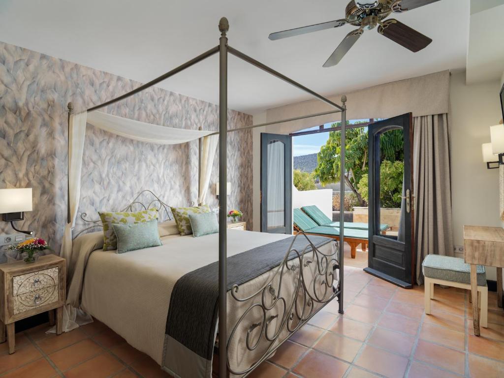 Regency Country Club image 2